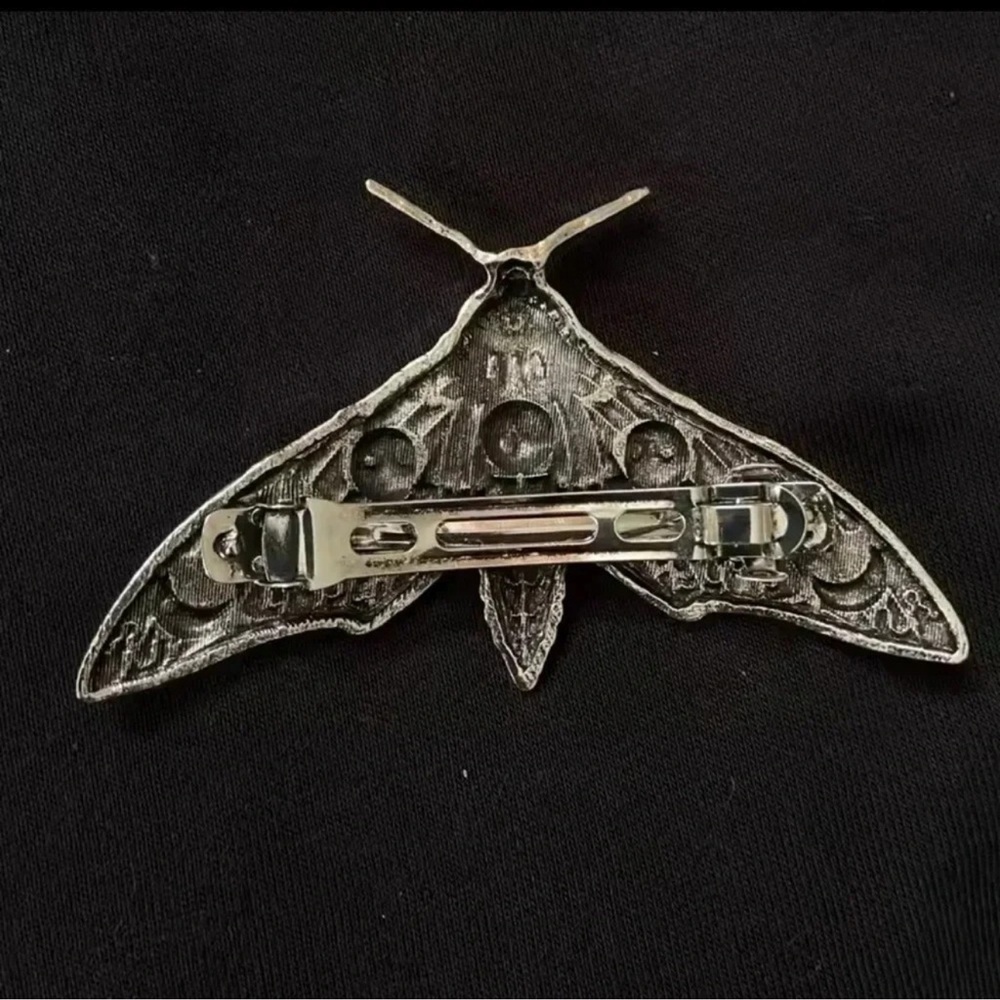 Gothic Silver Moth Hair Pin - Picture 7 of 7